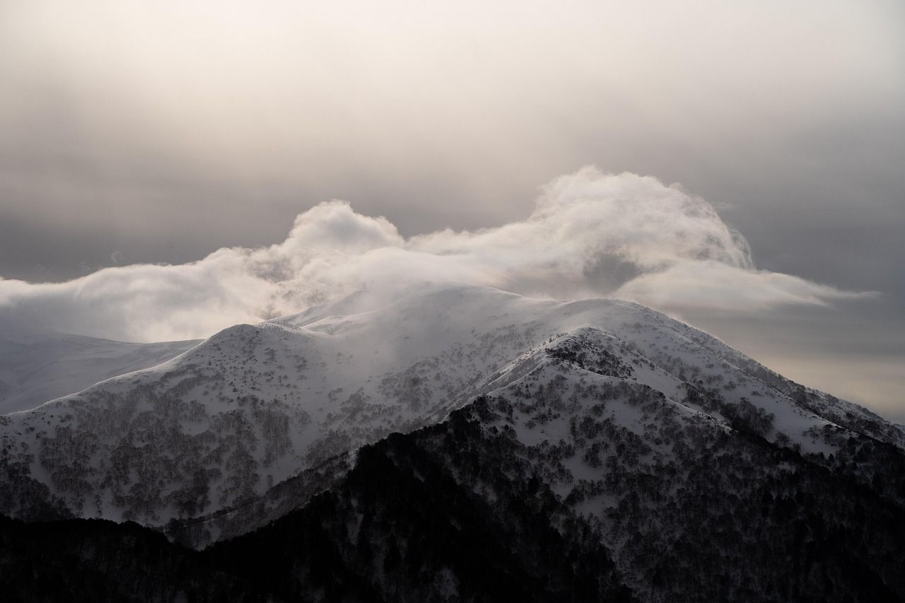 découvrez les avantages du cloud hybride, une approche qui combine le meilleur des infrastructures locales et des services cloud publics. optimisez votre flexibilité, sécurité et efficacité opérationnelle tout en maîtrisant vos coûts.