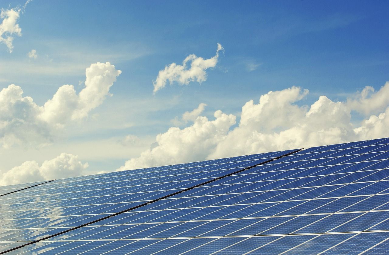 découvrez les avantages de l'énergie solaire, une ressource renouvelable et durable qui permet de réduire votre empreinte carbone tout en réalisant des économies sur vos factures d'électricité. informez-vous sur les technologies innovantes et les solutions adaptées à vos besoins en énergie.