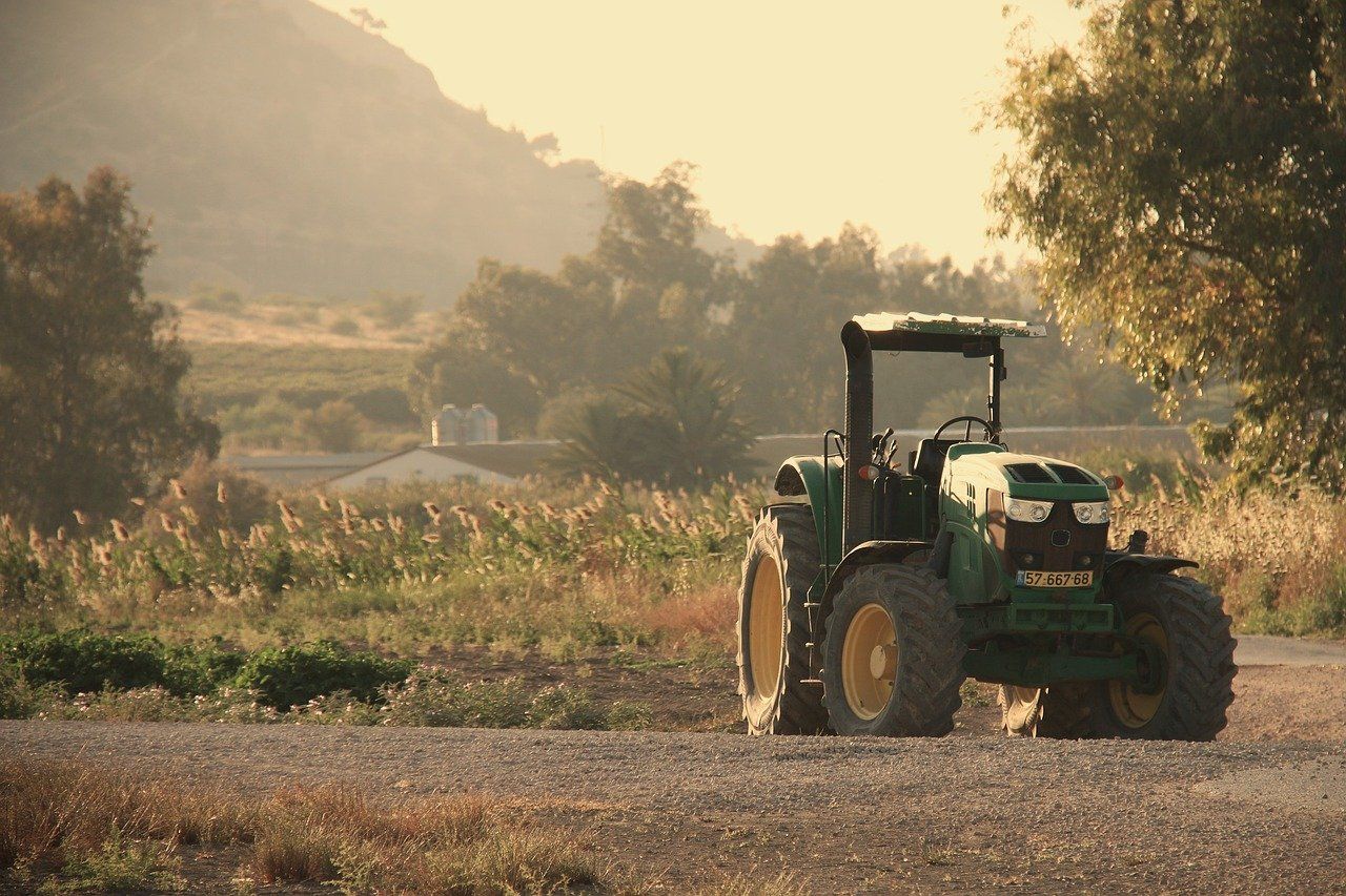 découvrez le métier de farmer : son rôle, ses responsabilités et son importance dans la production agricole durable en france. informations et conseils pour mieux comprendre l’univers des agriculteurs.
