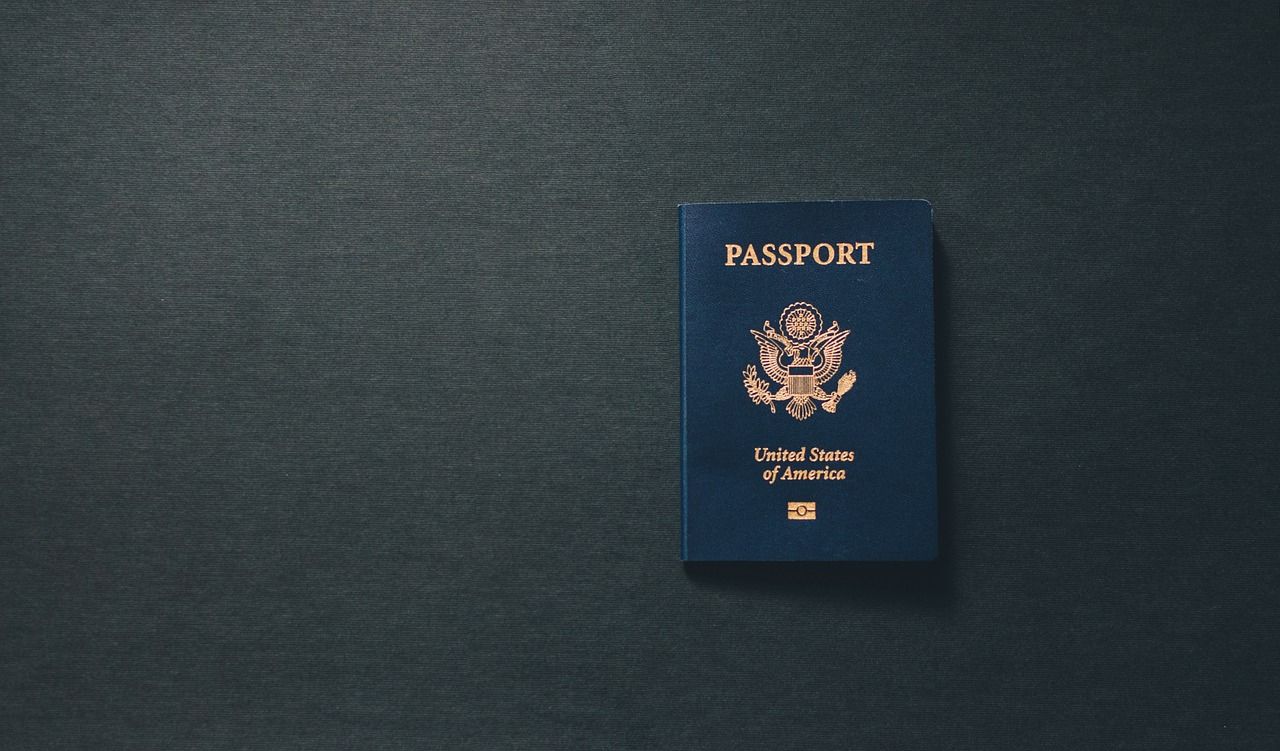découvrez l'importance de la citoyenneté, ses droits et responsabilités, et comment elle façonne notre société. explorez les différentes façons d'obtenir la citoyenneté et son impact sur l'identité et la culture.