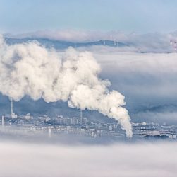 découvrez comment le concept d'empreinte carbone influence notre quotidien et impacte notre environnement. apprenez des stratégies pour réduire votre empreinte écologique et contribuer à un avenir durable.