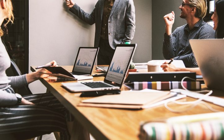 découvrez comment voyager de manière durable pour vos déplacements professionnels. adoptez des pratiques écoresponsables qui réduisent votre empreinte carbone tout en optimisant votre expérience de voyage d'affaires.