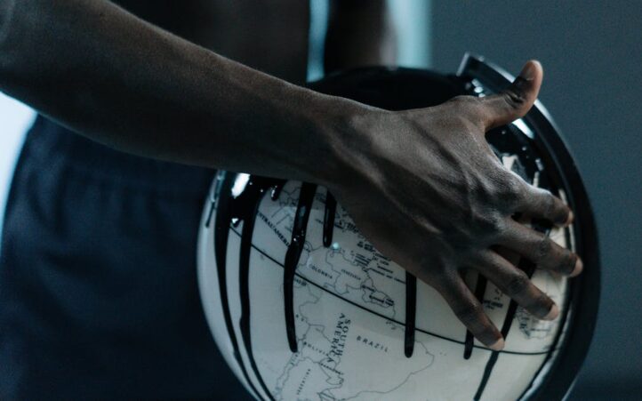 d&eacute;couvrez comment r&eacute;duire votre empreinte carbone et contribuer &agrave; la lutte contre le changement climatique. explorez des conseils pratiques et des strat&eacute;gies pour adopter un mode de vie plus durable et respectueux de l'environnement. rejoignez-nous dans cette aventure &eacute;co-responsable !