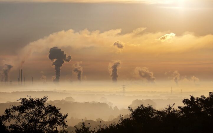 découvrez des stratégies et des solutions efficaces pour réduire votre empreinte carbone. apprenez comment intégrer des pratiques durables dans votre quotidien afin de contribuer à la lutte contre le changement climatique et protéger notre planète pour les générations futures.