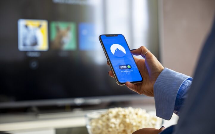 d&eacute;couvrez l'impact du streaming sur l'industrie du divertissement, de la musique au cin&eacute;ma, et comment cette r&eacute;volution num&eacute;rique transforme nos habitudes de consommation. plongez dans les enjeux, les tendances et les innovations qui fa&ccedil;onnent le futur du streaming.