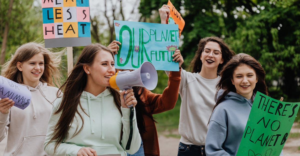 découvrez l'importance de la sensibilisation à l'empreinte carbone et comment nos actions quotidiennes impactent l'environnement. apprenez à réduire votre empreinte écologique et à contribuer à un avenir durable.