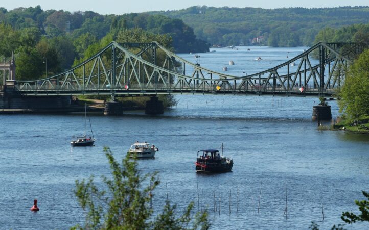 découvrez l'univers des associations écologiques, engagées dans la préservation de l'environnement et la promotion du développement durable. explorez leurs initiatives, leurs projets et comment vous pouvez contribuer à un avenir plus vert et responsable.