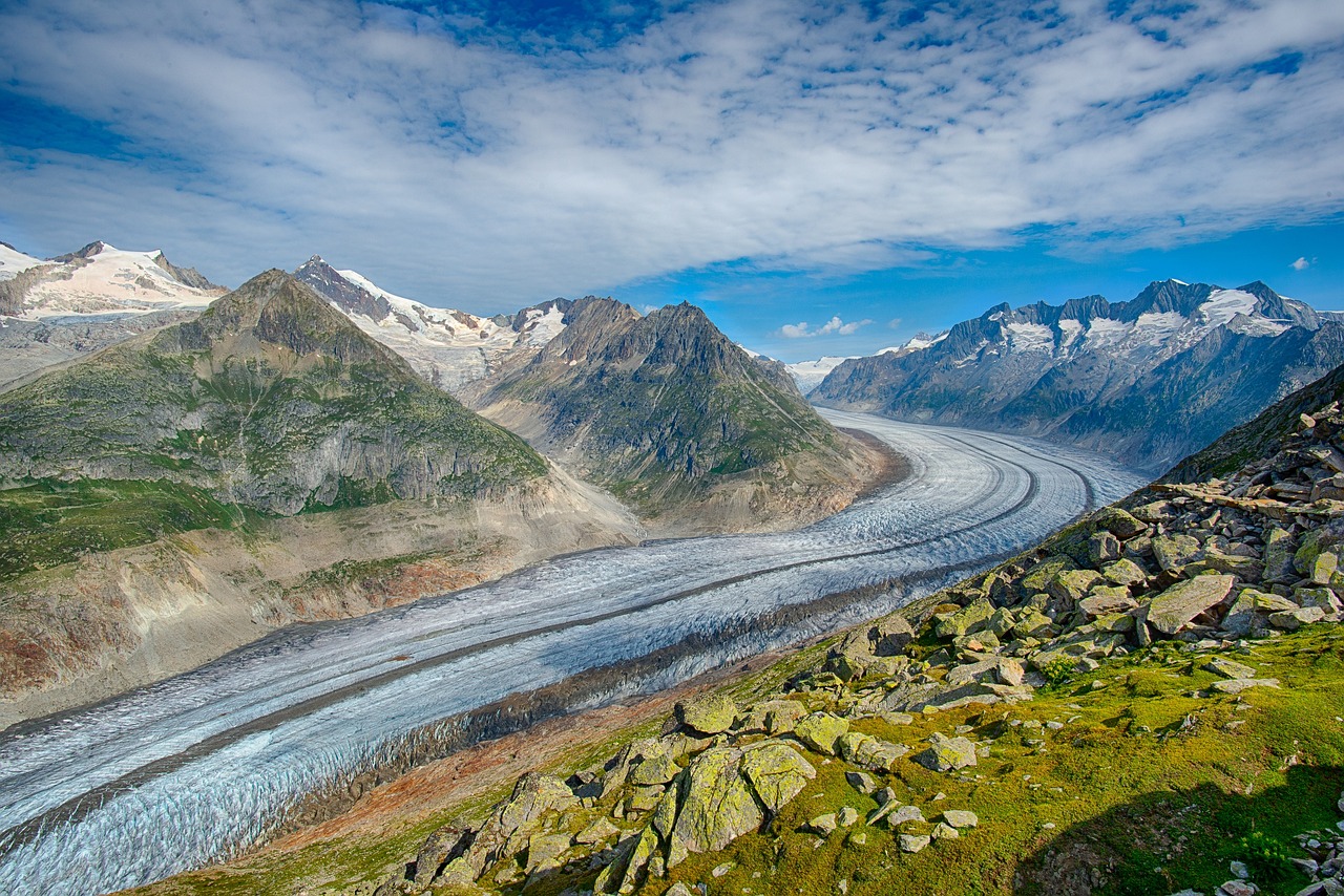 découvrez des paysages à couper le souffle, où la nature révèle sa beauté sous toutes ses formes. explorez des panoramas époustouflants, des montagnes majestueuses aux plages dorées, en passant par des forêts verdoyantes et des champs fleuris. une invitation à la contemplation et à l'évasion.