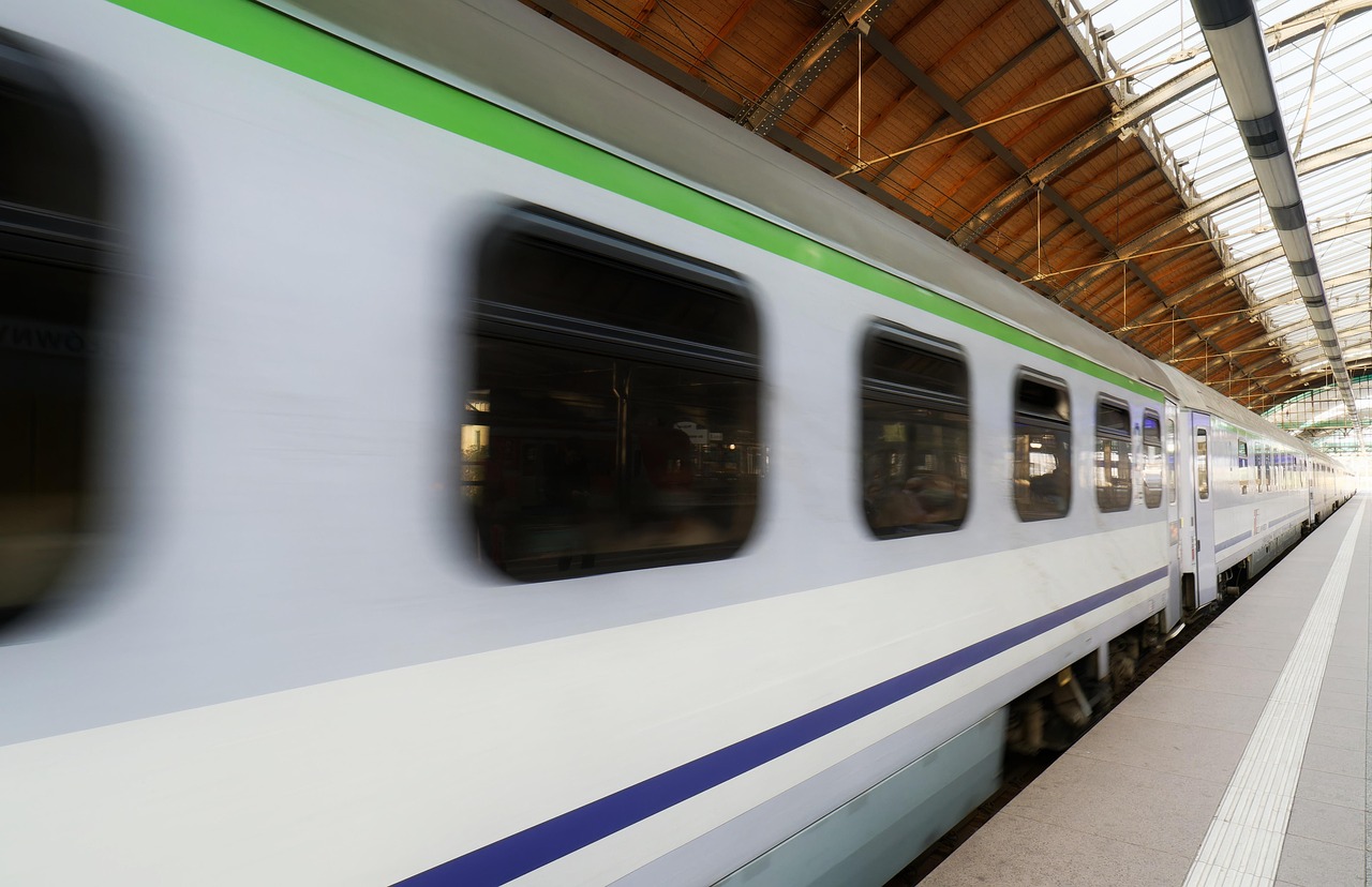 découvrez les solutions de transport durable qui allient écologie et innovation. explorez des alternatives respectueuses de l'environnement pour vos déplacements quotidiens et contribuez à un avenir plus vert.