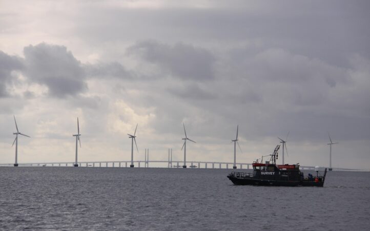 d&eacute;couvrez les &eacute;oliennes offshore, une solution &eacute;nerg&eacute;tique innovante et durable. apprenez comment ces infrastructures maritimes produisent de l'&eacute;lectricit&eacute; tout en pr&eacute;servant l'environnement et en contribuant &agrave; la transition &eacute;nerg&eacute;tique mondiale.