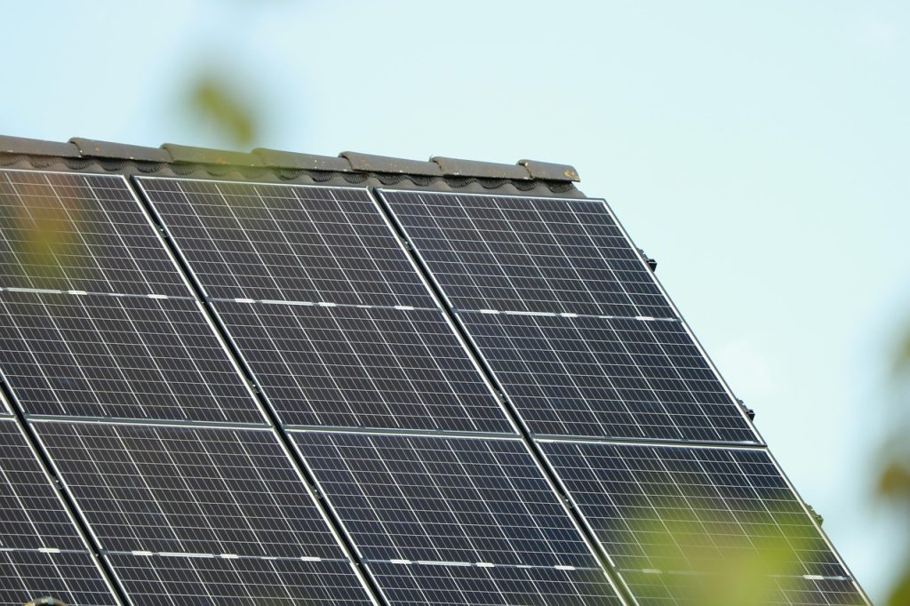 découvrez l'énergie solaire, une source d'énergie renouvelable et durable, idéale pour réduire votre facture d'électricité tout en respectant l'environnement. apprenez comment fonctionne l'énergie solaire et ses avantages pour votre maison ou votre entreprise.