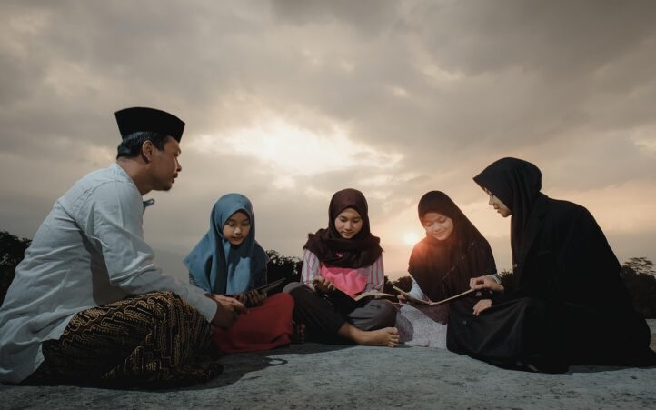 d&eacute;couvrez l'activisme &eacute;tudiant : comment les jeunes s'engagent et influencent la soci&eacute;t&eacute; &agrave; travers des actions, des mouvements et des revendications pour un avenir meilleur.