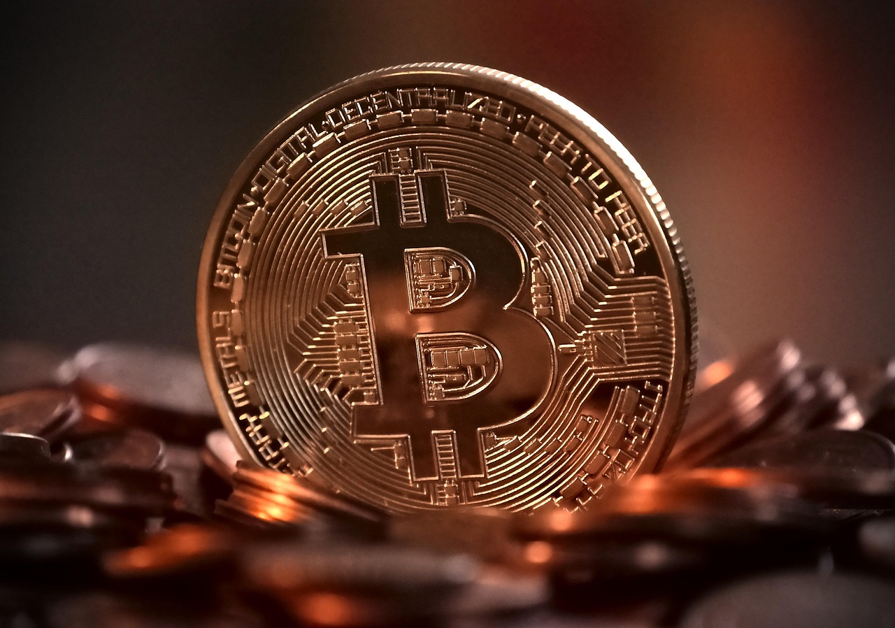 découvrez tout sur le bitcoin : actualités, fonctionnement, avantages, risques et conseils pour investir dans la première cryptomonnaie décentralisée au monde.