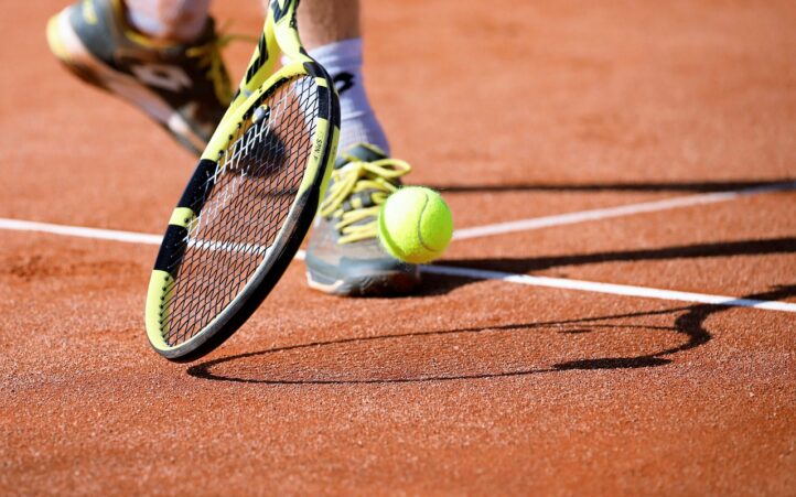 découvrez comment le tennis durable favorise des pratiques éco-responsables, de l’équipement respectueux de l’environnement aux initiatives pour réduire l’empreinte carbone sur les courts.