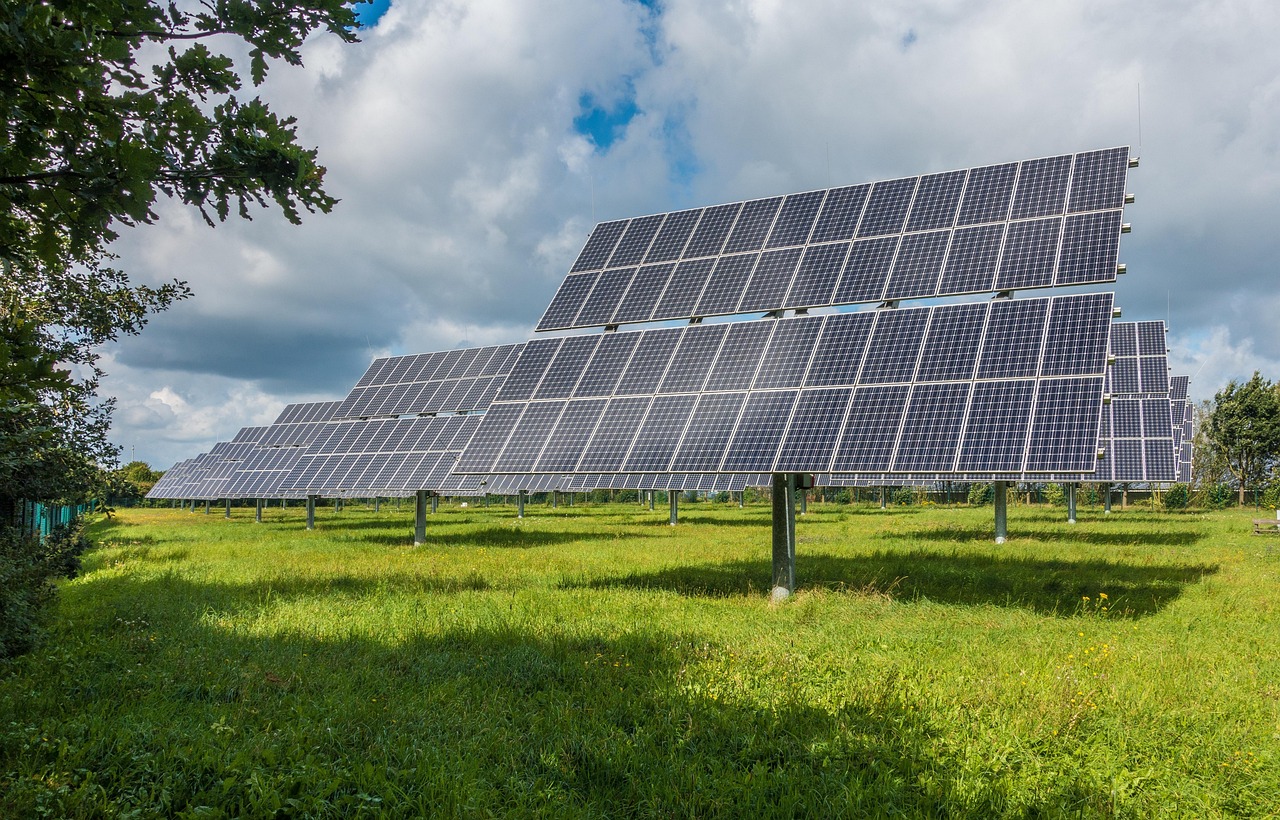 découvrez tout sur l'énergie renouvelable : types, avantages pour l'environnement, innovations récentes et conseils pour adopter une énergie propre et durable au quotidien.