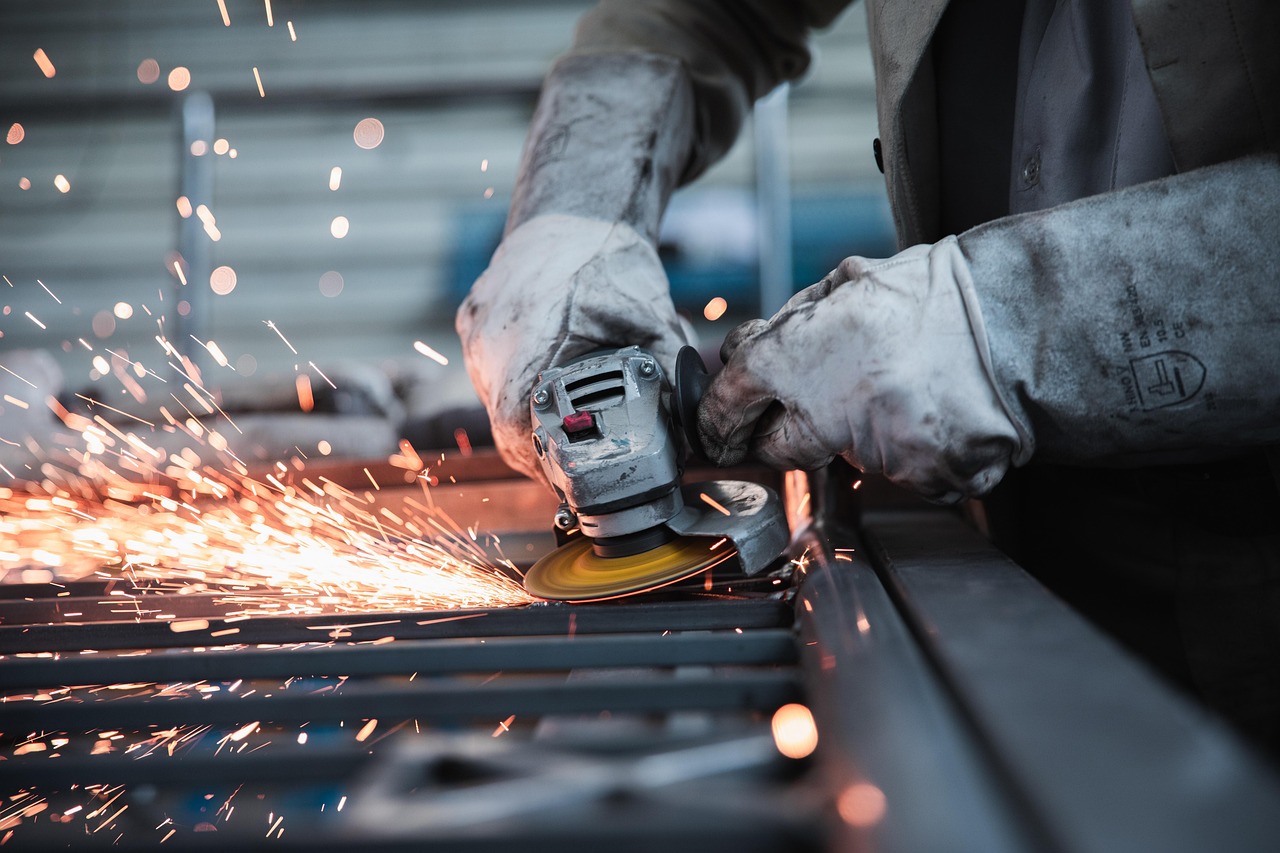 découvrez comment la fabrication durable permet de réduire l'impact environnemental, d'améliorer l'efficacité énergétique et de favoriser l'économie circulaire dans l'industrie moderne.