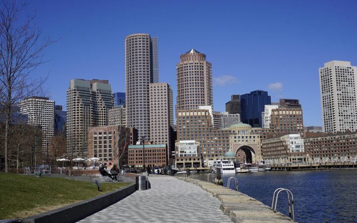 d&eacute;couvrez comment le tourisme durable permet de voyager de fa&ccedil;on responsable tout en pr&eacute;servant l&rsquo;environnement, soutenant les populations locales et profitant d&rsquo;exp&eacute;riences authentiques lors de vos d&eacute;placements.