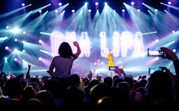 d&eacute;claration de performance non financi&egrave;re : pr&eacute;sentation des engagements, impacts sociaux, environnementaux et soci&eacute;taux d'une organisation au-del&agrave; des r&eacute;sultats financiers.