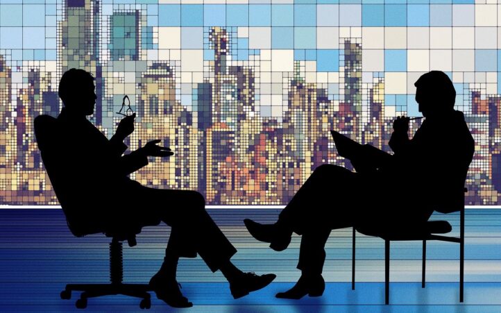 d&eacute;couvrez les cl&eacute;s d'un d&eacute;bat r&eacute;ussi : exprimez vos id&eacute;es clairement, &eacute;coutez activement vos interlocuteurs et d&eacute;veloppez votre esprit critique pour convaincre efficacement.