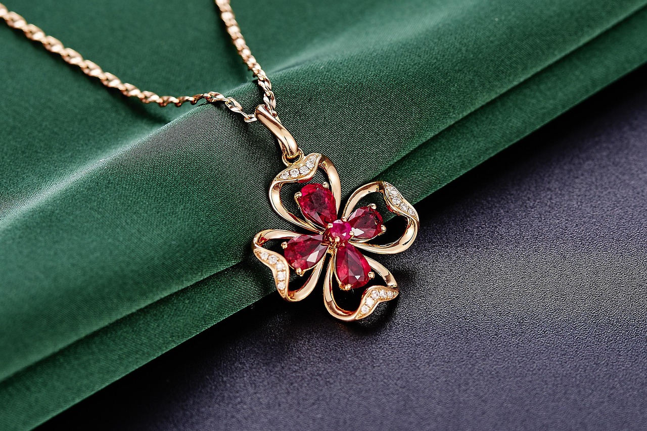 d&eacute;couvrez ruby, un langage de programmation dynamique et polyvalent, id&eacute;al pour le d&eacute;veloppement web, l'automatisation et bien plus encore.